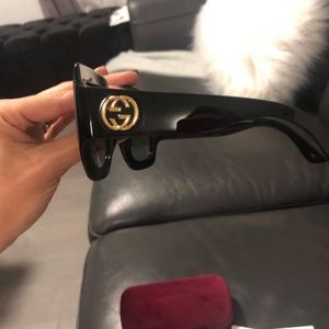 Gucci Accessories - GUCCI OVERSIZED SUNGLASSES!! PRICE OR BEST OFFER!! Gucci Accessories - GUCCI OVERSIZED SUNGLASSES!! PRICE OR BEST OFFER!!
